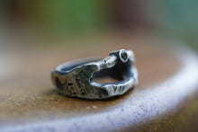 Load image into Gallery viewer, In Deep - Cavern ring size 7.5 - Lost Wax Carved with 3mm Cornflower blue Montana Sapphire