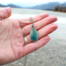 Load image into Gallery viewer, Wild Ice Pendant #3 - long drop on 20&quot; flat curb chain
