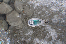 Load image into Gallery viewer, Wild Ice Pendant #3 - long drop on 20&quot; flat curb chain
