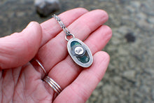 Load image into Gallery viewer, Wild Ice Pendant #5 -Oval with link &amp; bar chain at 18&quot;
